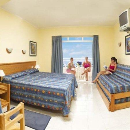 Aparthotel Catalina Sant Antoni de Portmany Esterno foto